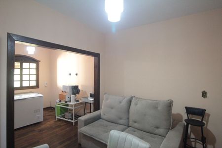 Casa à venda com 170m², 3 quartos e 2 vagasSala