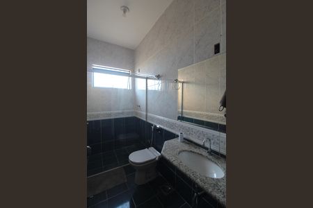 Casa à venda com 170m², 3 quartos e 2 vagasBanheiro Social