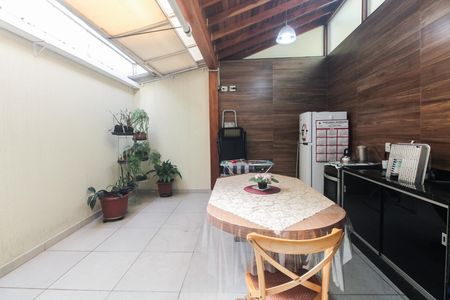 Quintal  de casa à venda com 3 quartos, 174m² em Vila Carrão, São Paulo
