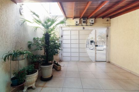 Garagem  de casa à venda com 3 quartos, 174m² em Vila Carrão, São Paulo