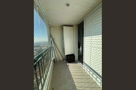 Apartamento à venda com 143m², 4 quartos e 2 vagas Apartamento à venda com 143m², 4 quartos e 2 vagasVaranda