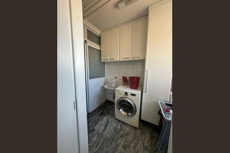 Apartamento à venda com 143m², 4 quartos e 2 vagas Apartamento à venda com 143m², 4 quartos e 2 vagasÁrea de Serviço