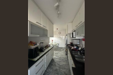 Apartamento à venda com 143m², 4 quartos e 2 vagas Apartamento à venda com 143m², 4 quartos e 2 vagasCozinha