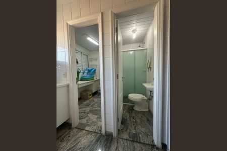 Apartamento à venda com 143m², 4 quartos e 2 vagas Apartamento à venda com 143m², 4 quartos e 2 vagasBanheiro
