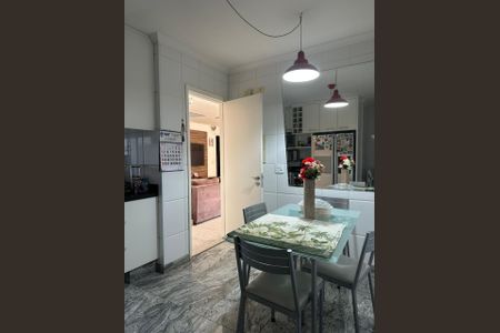 Cozinha de apartamento à venda com 4 quartos, 143m² em Vila Augusta, Guarulhos