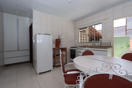 Casa à venda com 300m², 2 quartos e 8 vagasCozinha