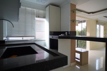 Cozinha  de apartamento para alugar com 1 quarto, 42m² em Passo D’areia, Porto Alegre