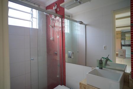 Banheiro  de apartamento para alugar com 1 quarto, 42m² em Passo D’areia, Porto Alegre
