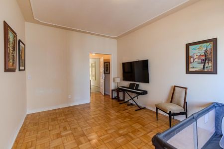 Apartamento à venda com 112m², 2 quartos e 1 vaga Apartamento à venda com 112m², 2 quartos e 1 vagaSala