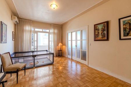 Apartamento à venda com 112m², 2 quartos e 1 vaga Apartamento à venda com 112m², 2 quartos e 1 vagaSala