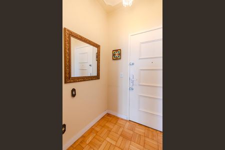 Apartamento à venda com 112m², 2 quartos e 1 vaga Apartamento à venda com 112m², 2 quartos e 1 vagaHall de entrada
