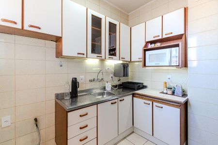 Apartamento à venda com 112m², 2 quartos e 1 vaga Apartamento à venda com 112m², 2 quartos e 1 vagaCozinha e Área de Serviço