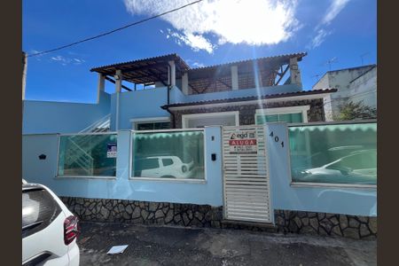 Casa para alugar com 230m², 3 quartos e sem vaga Casa para alugar com 230m², 3 quartos e sem vagaFachada