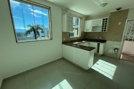Casa para alugar com 230m², 3 quartos e sem vaga Casa para alugar com 230m², 3 quartos e sem vagaCozinha