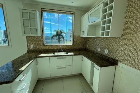 Casa para alugar com 230m², 3 quartos e sem vaga Casa para alugar com 230m², 3 quartos e sem vagaCozinha