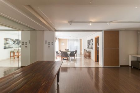 Apartamento para alugar com 70m², 2 quartos e 2 vagasÁrea comum - Salão de festas