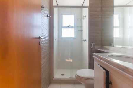 Apartamento para alugar com 70m², 2 quartos e 2 vagasBanheiro da Suíte
