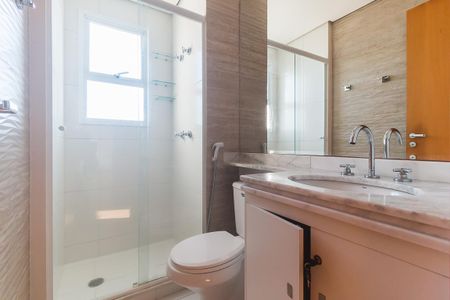 Apartamento para alugar com 70m², 2 quartos e 2 vagasBanheiro da Suíte