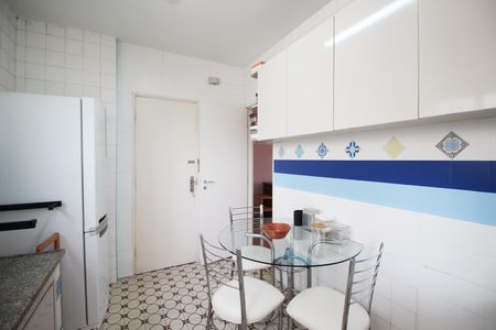 Apartamento para alugar com 76m², 2 quartos e 1 vagaCozinha