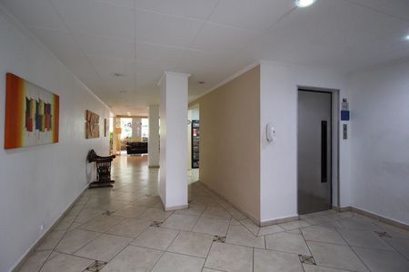 Apartamento para alugar com 76m², 2 quartos e 1 vagaHall