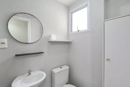 Banheiro  de apartamento à venda com 2 quartos, 50m² em Bairro dos Casa, São Bernardo do Campo