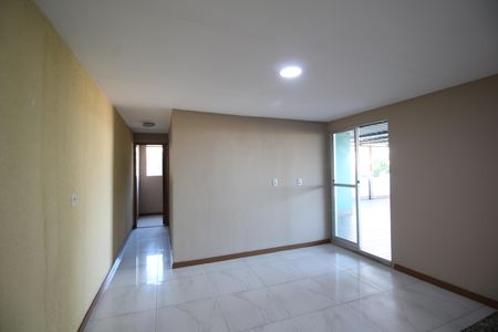 Sala de apartamento para alugar com 3 quartos, 70m² em Curicica, Rio de Janeiro