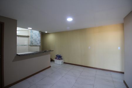 Sala de apartamento para alugar com 3 quartos, 70m² em Curicica, Rio de Janeiro