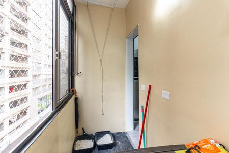 Apartamento à venda com 65m², 1 quarto e sem vagaÁrea de Serviço