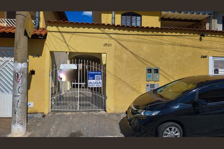 Casa para alugar com 100m², 2 quartos e 1 vagaFachada