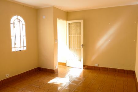 Casa para alugar com 100m², 2 quartos e 1 vagasala