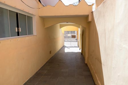 Casa para alugar com 100m², 2 quartos e 1 vagaQuintal