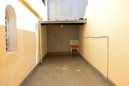 Casa para alugar com 100m², 2 quartos e 1 vagaQuintal