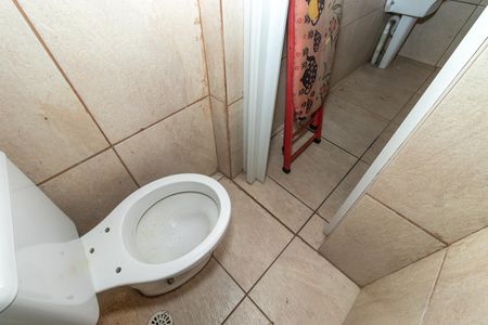 Casa para alugar com 100m², 2 quartos e 1 vaga Casa para alugar com 100m², 2 quartos e 1 vagaBanheiro de Serviço