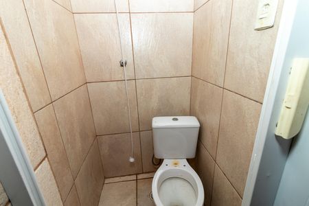 Casa para alugar com 100m², 2 quartos e 1 vaga Casa para alugar com 100m², 2 quartos e 1 vagaBanheiro de Serviço