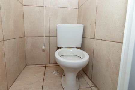 Casa para alugar com 100m², 2 quartos e 1 vaga Casa para alugar com 100m², 2 quartos e 1 vagaBanheiro de Serviço