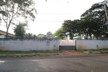 Casa para alugar com 300m², 5 quartos e 4 vagasFachada