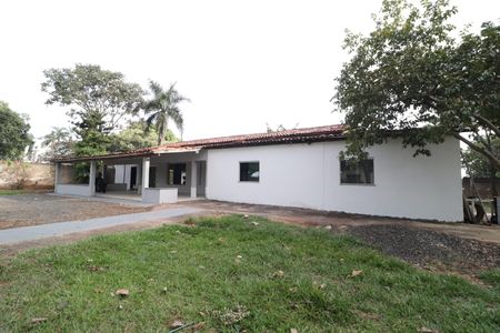 Casa para alugar com 300m², 5 quartos e 4 vagasÁrea externa