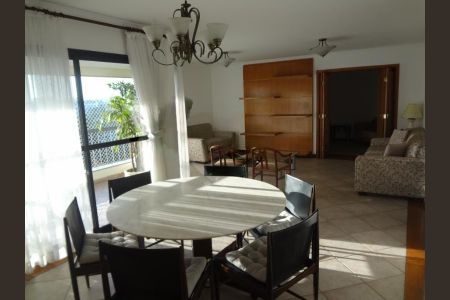 Apartamento à venda com 243m², 4 quartos e 3 vagas