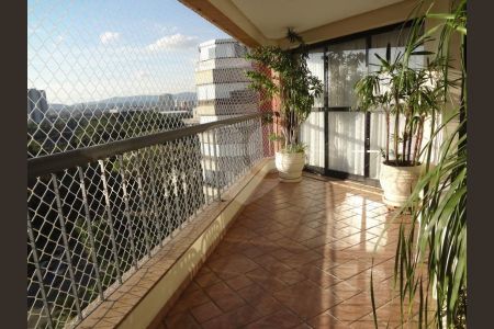 Apartamento à venda com 243m², 4 quartos e 3 vagas