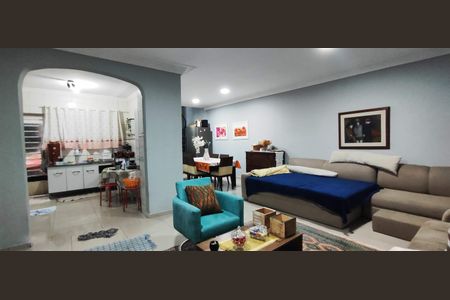 Casa à venda com 250m², 3 quartos e 3 vagas Casa à venda com 250m², 3 quartos e 3 vagasSala