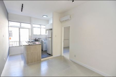 Sala de kitnet/studio para alugar com 1 quarto, 45m² em Tijuca, Rio de Janeiro