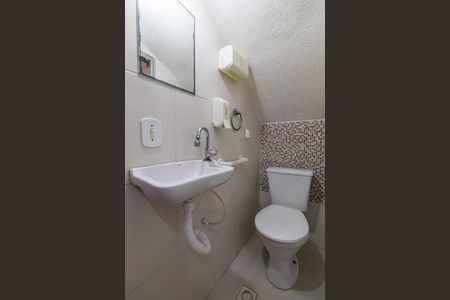 Casa para alugar com 100m², 2 quartos e 2 vagasLavabo