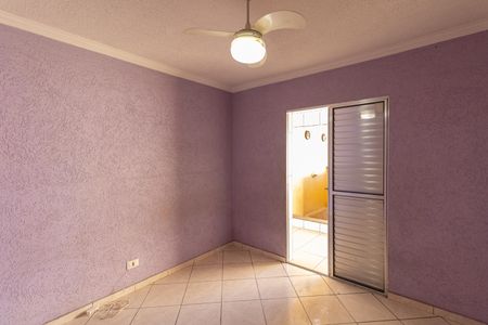 Quarto 2 de casa para alugar com 2 quartos, 100m² em Jardim Miragaia, São Paulo