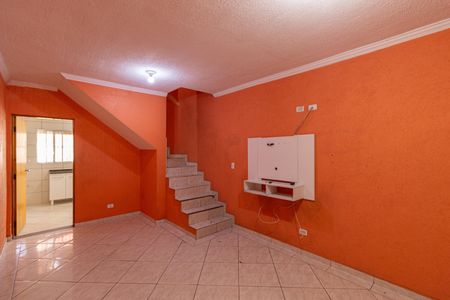Sala de casa para alugar com 2 quartos, 100m² em Jardim Miragaia, São Paulo