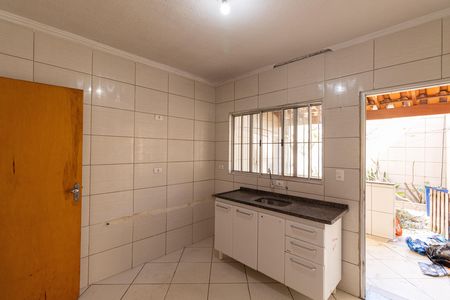Casa para alugar com 100m², 2 quartos e 2 vagasCozinha