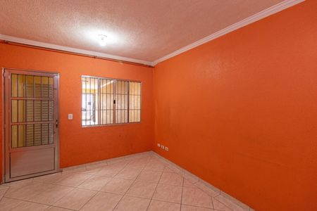 Casa para alugar com 100m², 2 quartos e 2 vagasSala