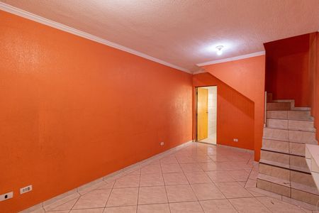 Casa para alugar com 100m², 2 quartos e 2 vagasSala