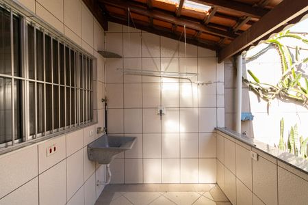 Casa para alugar com 100m², 2 quartos e 2 vagasÁrea de Serviço