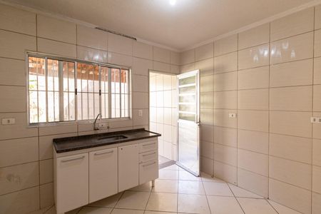 Casa para alugar com 100m², 2 quartos e 2 vagasCozinha