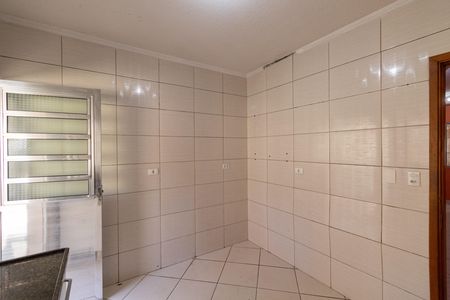 Casa para alugar com 100m², 2 quartos e 2 vagasCozinha